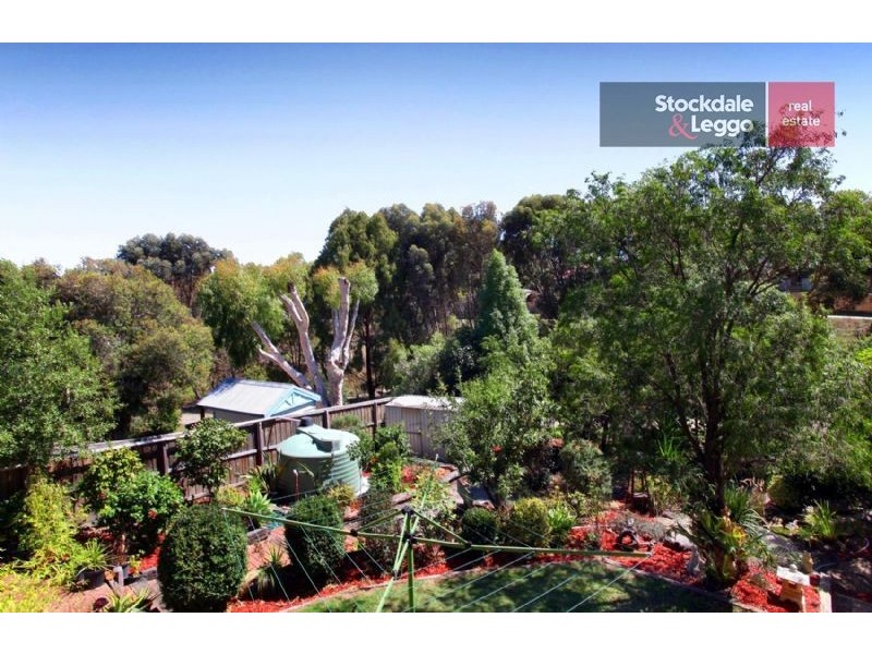 43 Harricks Crescent, Attwood VIC 3049