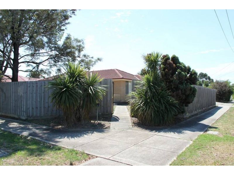 2 Fiona Court, Gladstone Park VIC 3043