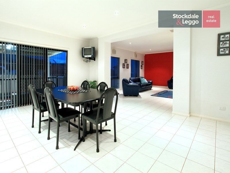 19 Trumpington Terrace, Attwood VIC 3049