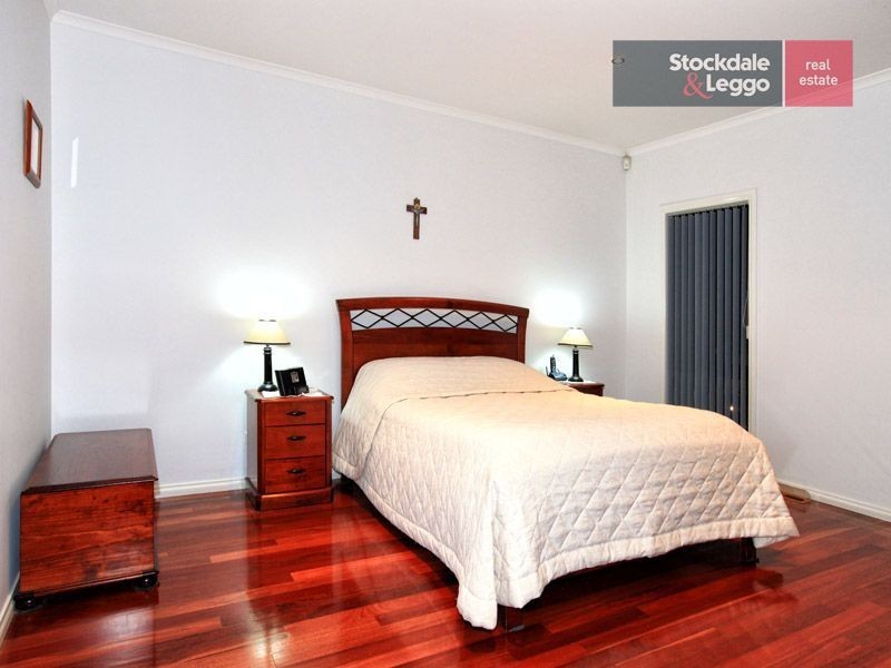 19 Trumpington Terrace, Attwood VIC 3049