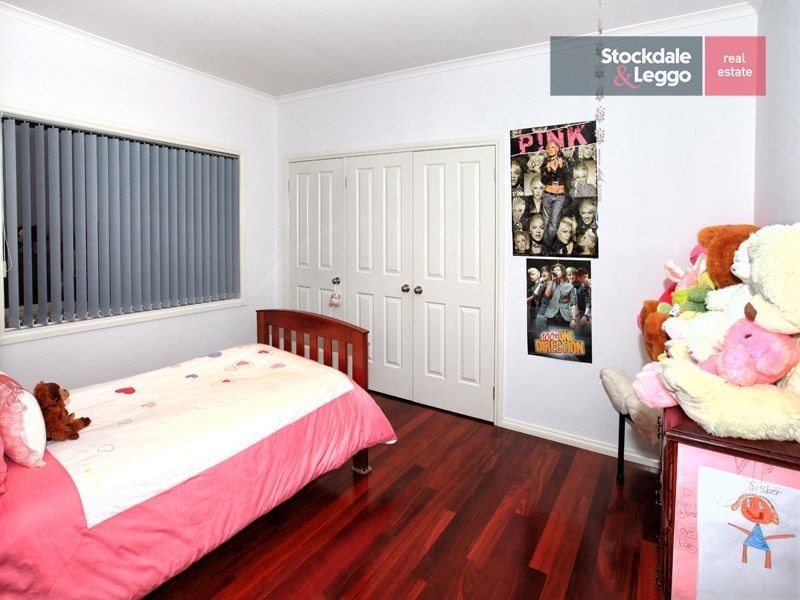 19 Trumpington Terrace, Attwood VIC 3049