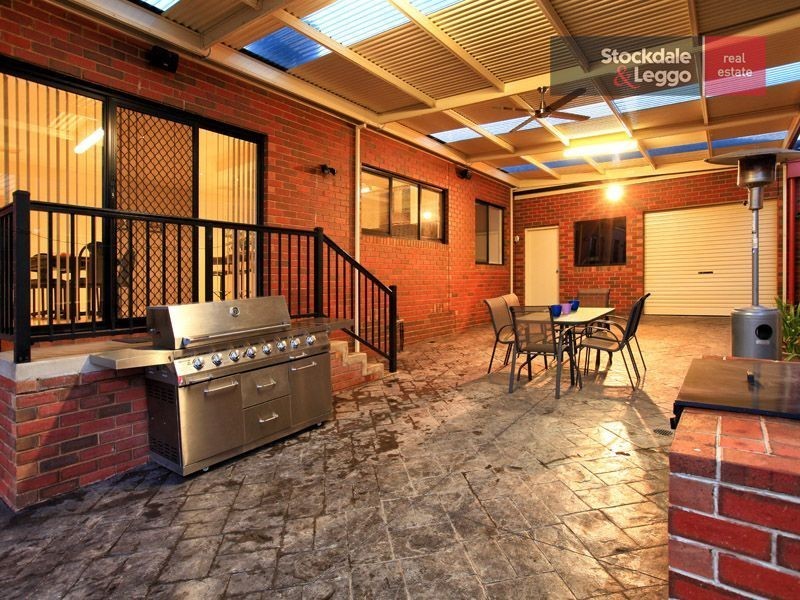 19 Trumpington Terrace, Attwood VIC 3049