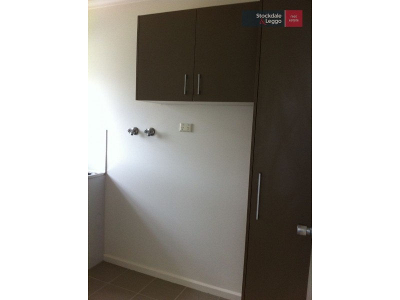 164 Carrick Drive, Gladstone Park VIC 3043