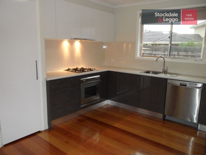 31 Parnell Crescent, Gladstone Park VIC 3043