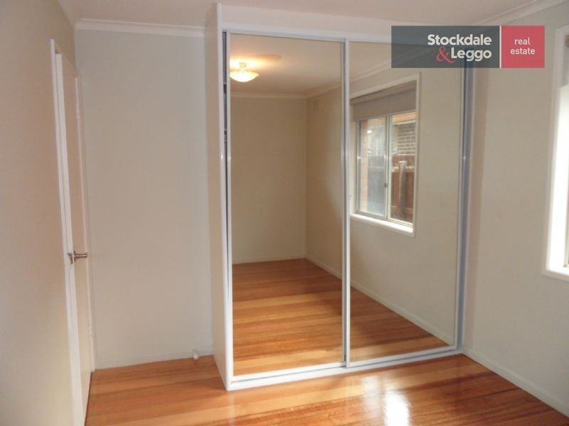 31 Parnell Crescent, Gladstone Park VIC 3043