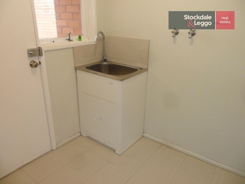 31 Parnell Crescent, Gladstone Park VIC 3043