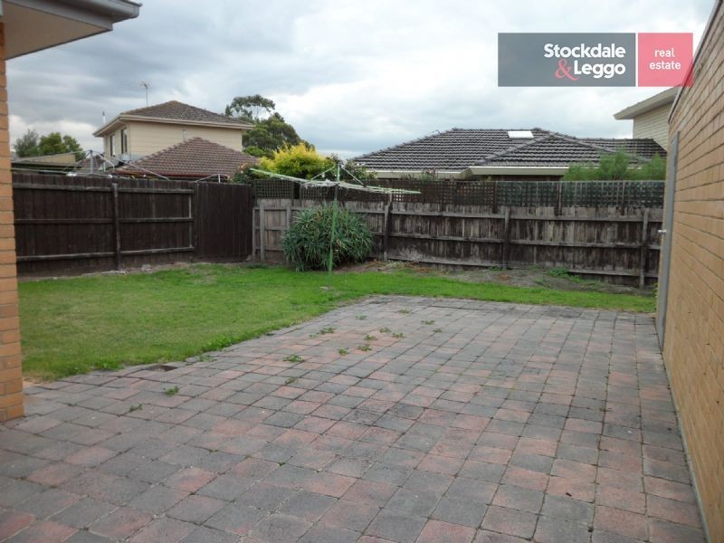 31 Parnell Crescent, Gladstone Park VIC 3043