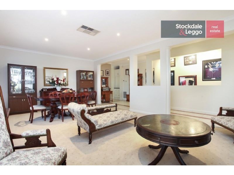 93 Stonebridge Way, Attwood VIC 3049