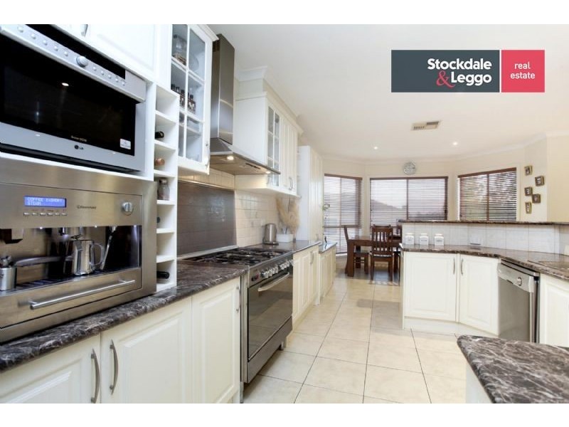 93 Stonebridge Way, Attwood VIC 3049