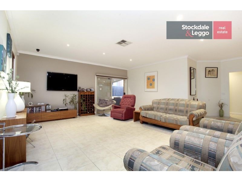 93 Stonebridge Way, Attwood VIC 3049