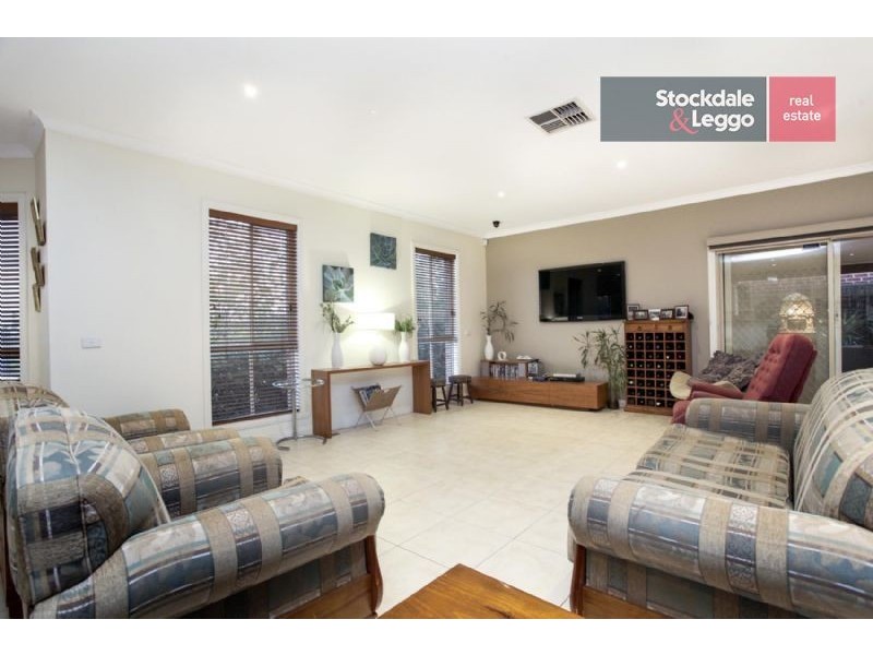 93 Stonebridge Way, Attwood VIC 3049