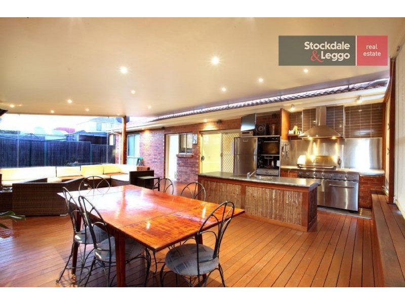 93 Stonebridge Way, Attwood VIC 3049