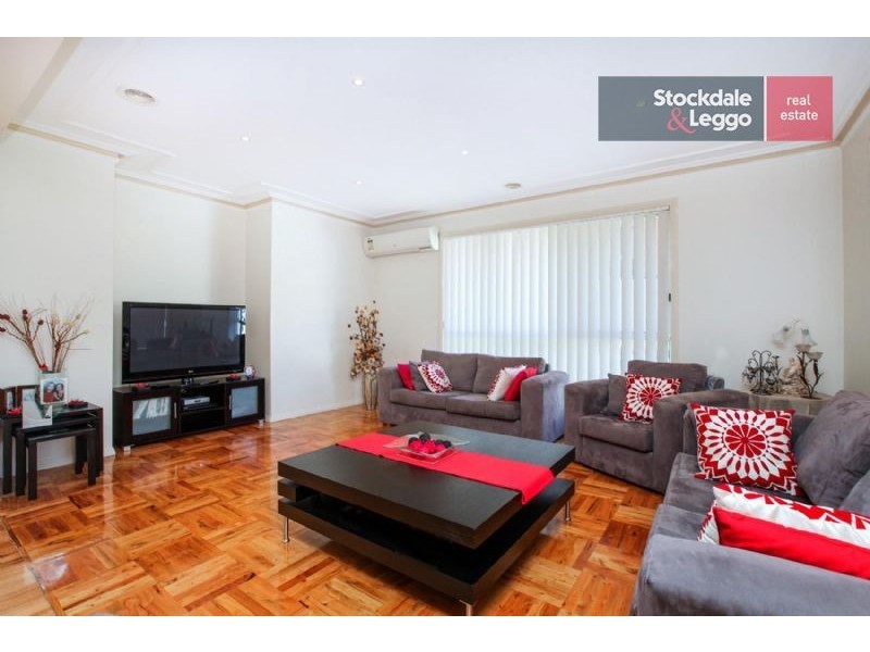 82 Kirkham Drive, Greenvale VIC 3059