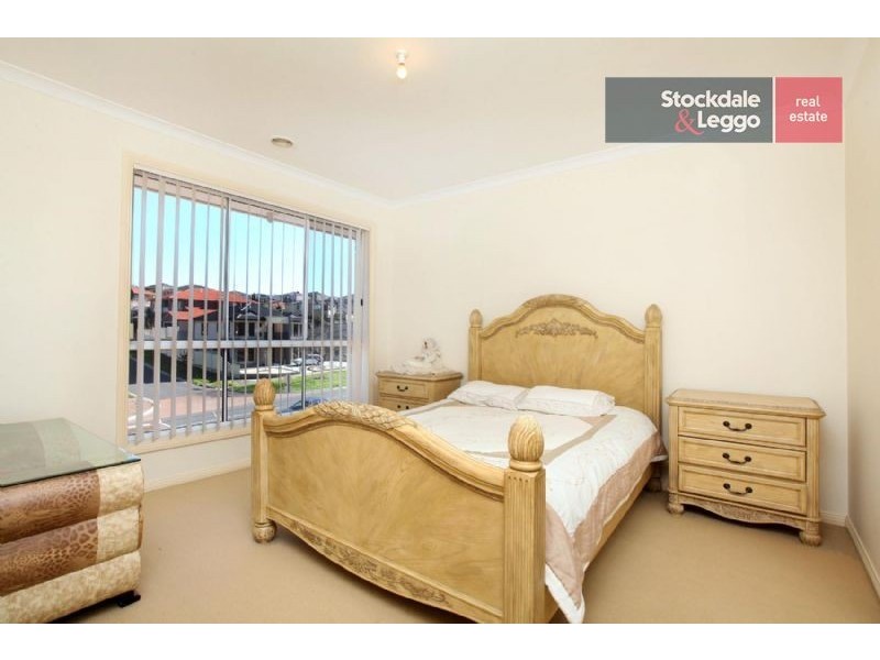 82 Kirkham Drive, Greenvale VIC 3059