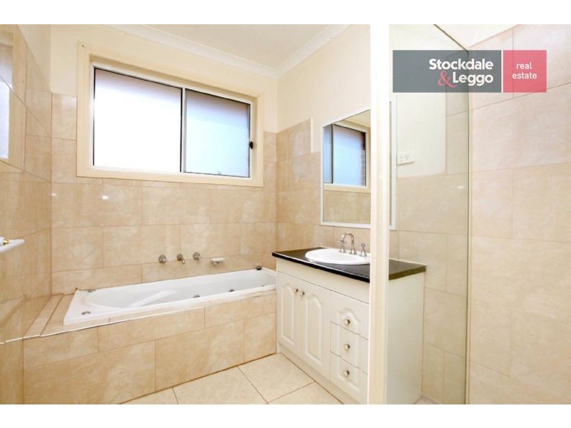 82 Kirkham Drive, Greenvale VIC 3059