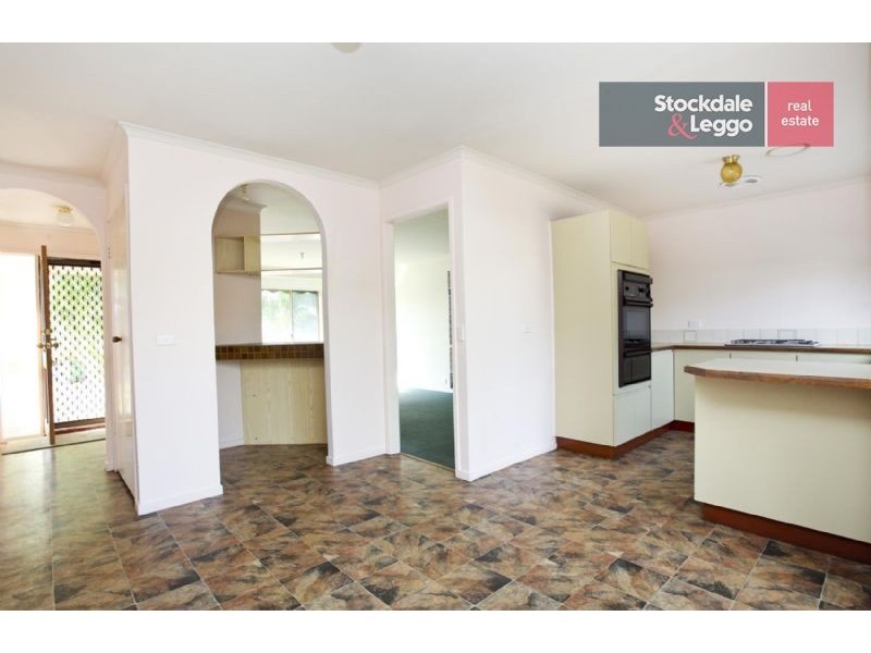 10 Mackinnon Court, Attwood VIC 3049