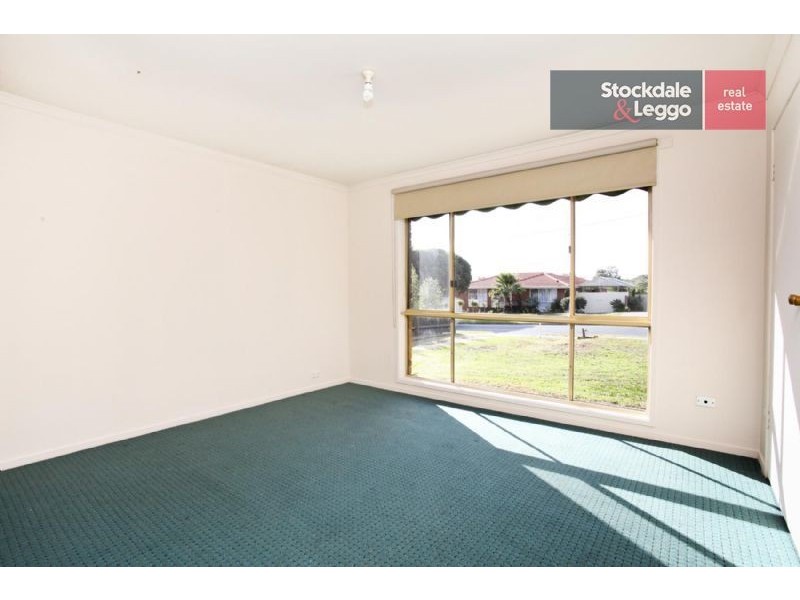 10 Mackinnon Court, Attwood VIC 3049