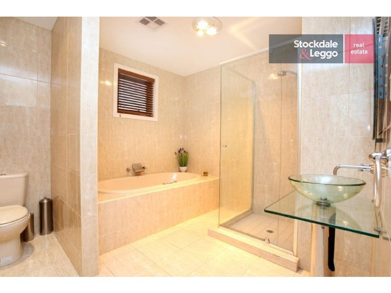 27 Marigold Crescent, Gowanbrae VIC 3043