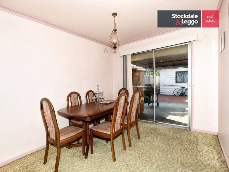 4 Derwent Court, Gladstone Park VIC 3043