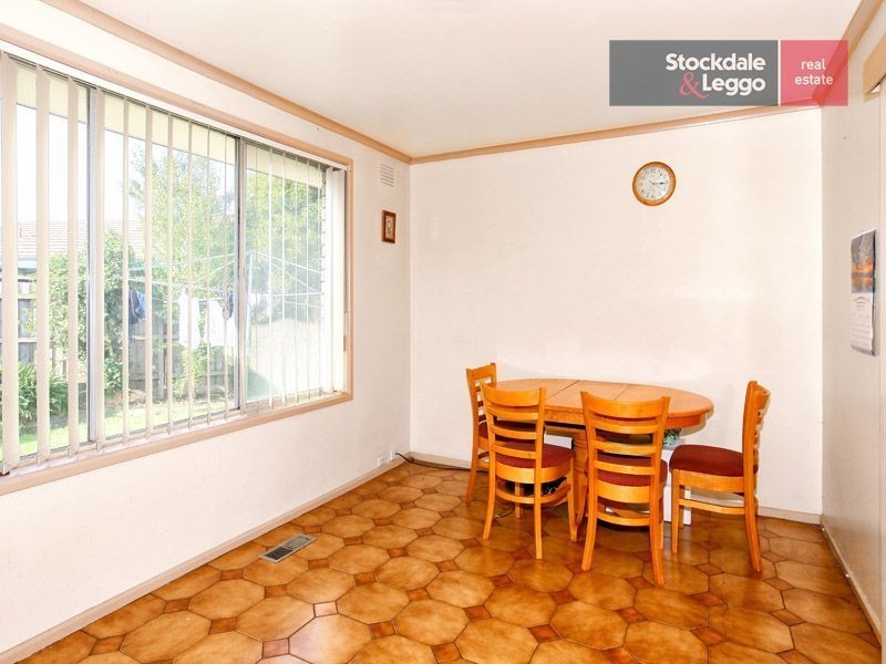 4 Derwent Court, Gladstone Park VIC 3043