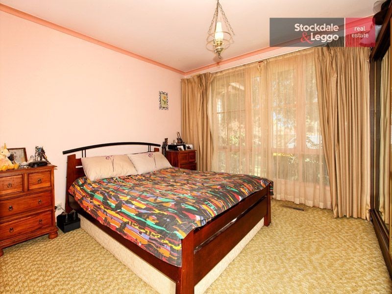 4 Derwent Court, Gladstone Park VIC 3043