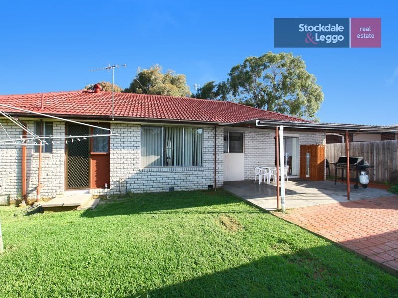 4 Derwent Court, Gladstone Park VIC 3043