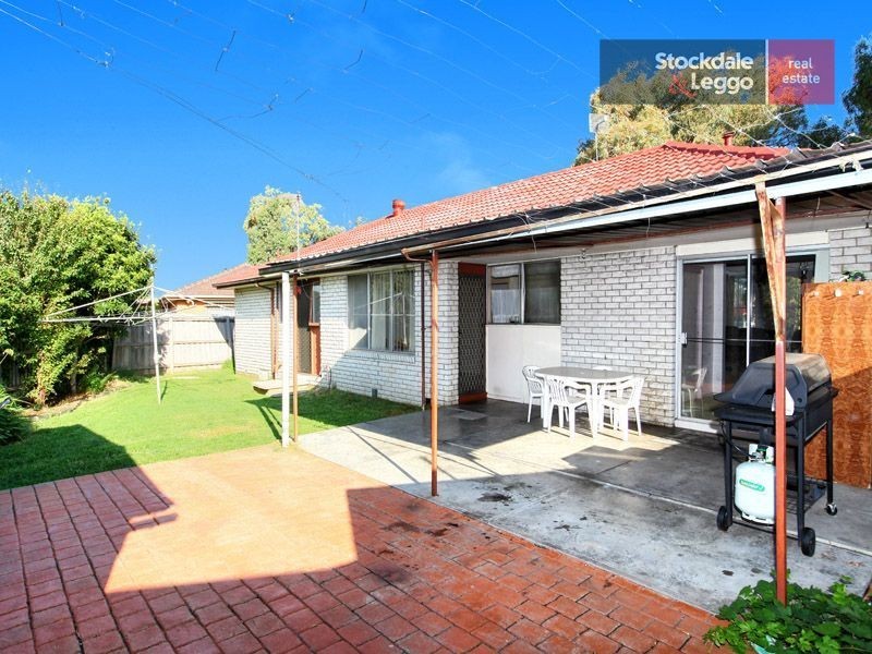 4 Derwent Court, Gladstone Park VIC 3043