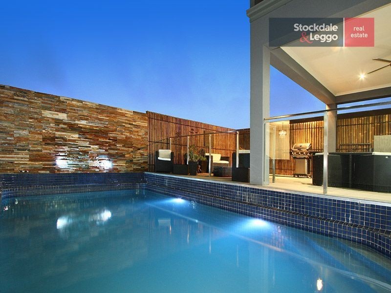 2 Monte Carlo Court, Greenvale VIC 3059