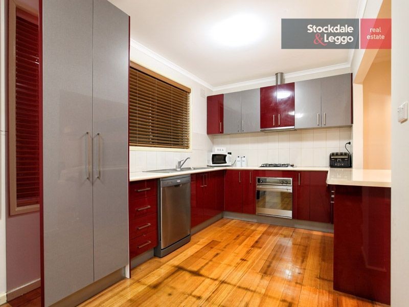 5 Milton Place, Gladstone Park VIC 3043
