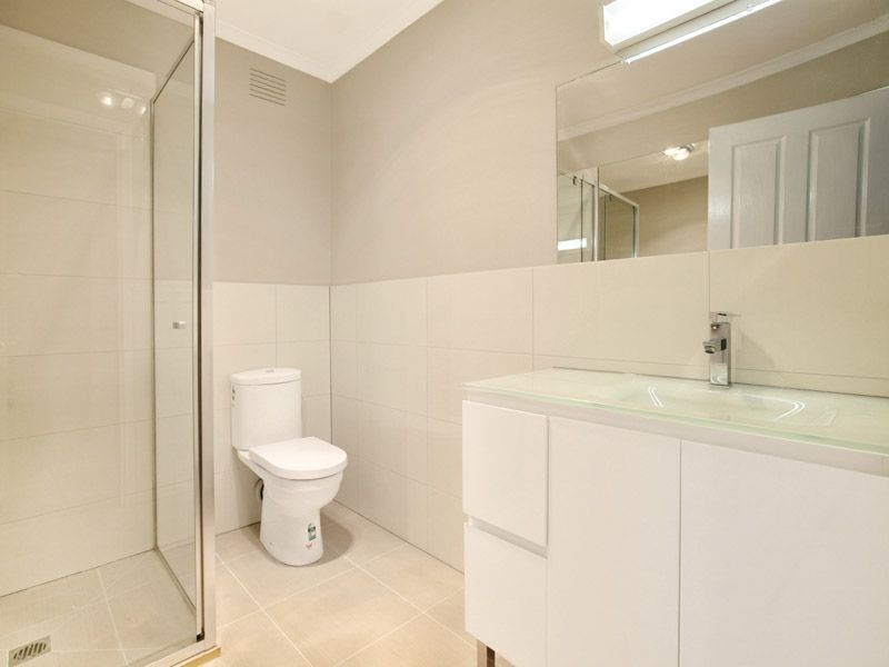 5 Milton Place, Gladstone Park VIC 3043