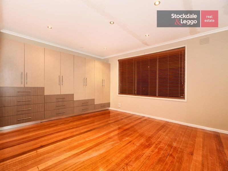 5 Milton Place, Gladstone Park VIC 3043