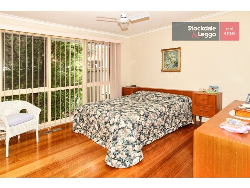 23 Ellesmere Crescent, Gladstone Park VIC 3043
