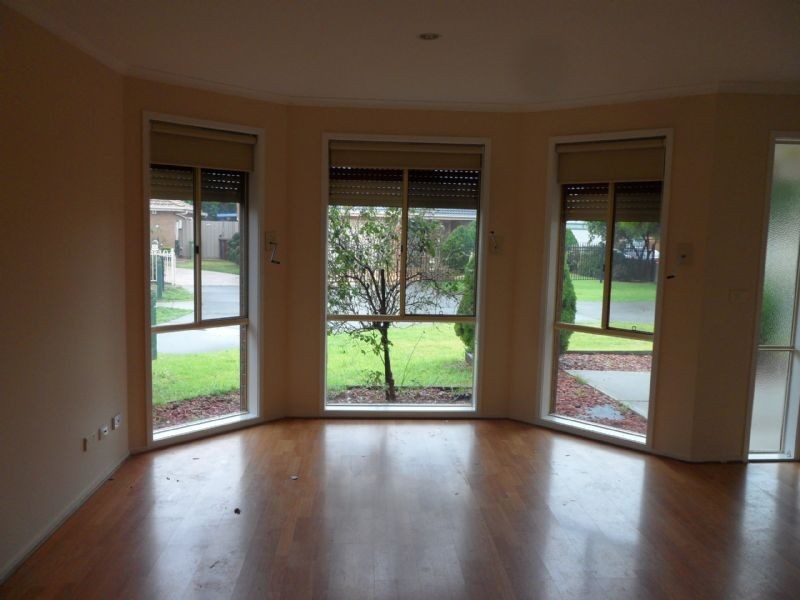 21 Johnson Court, Roxburgh Park VIC 3064