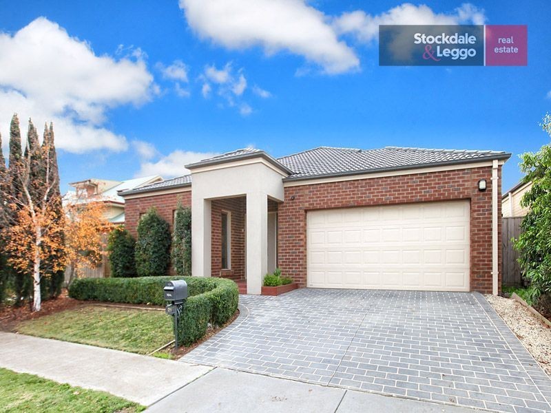 21 Dalwhinnie Crescent, Craigieburn VIC 3064