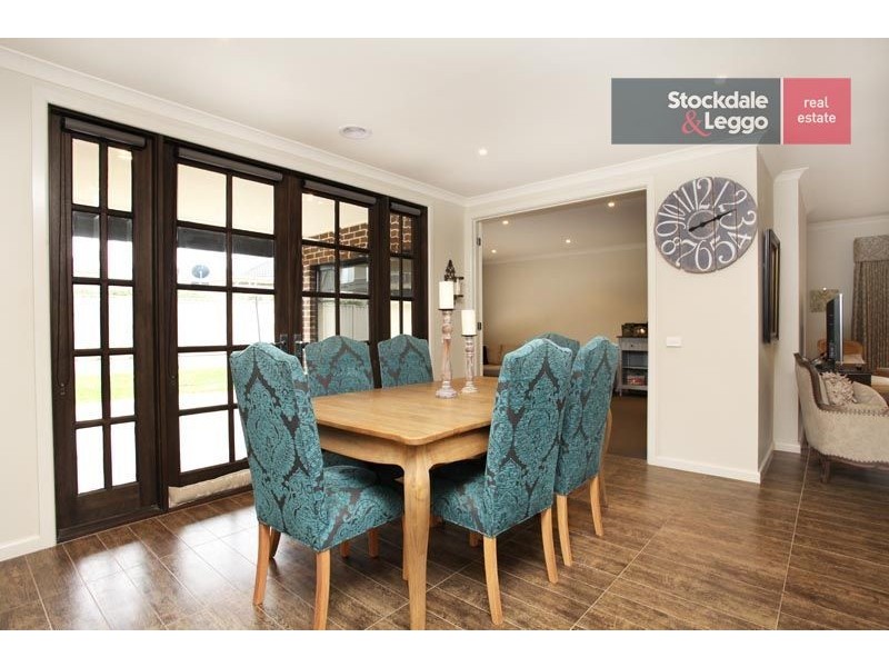 8 Wolfson Court, Attwood VIC 3049