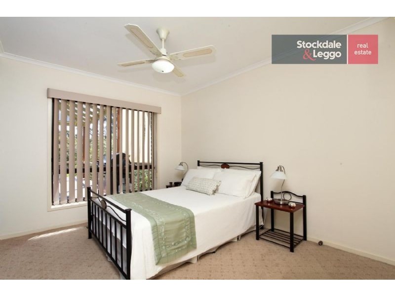 43 Harricks Crescent, Attwood VIC 3049