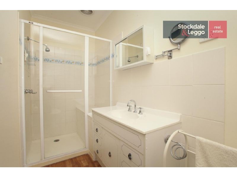 43 Harricks Crescent, Attwood VIC 3049