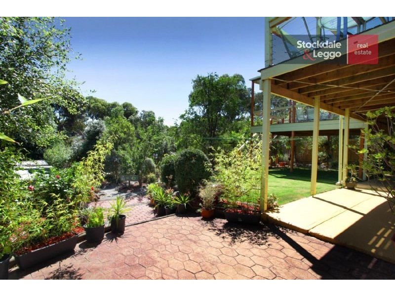 43 Harricks Crescent, Attwood VIC 3049