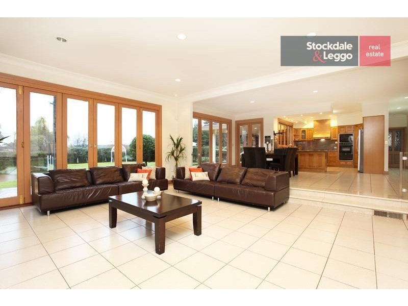 8 Galashiels Terrace, Greenvale VIC 3059