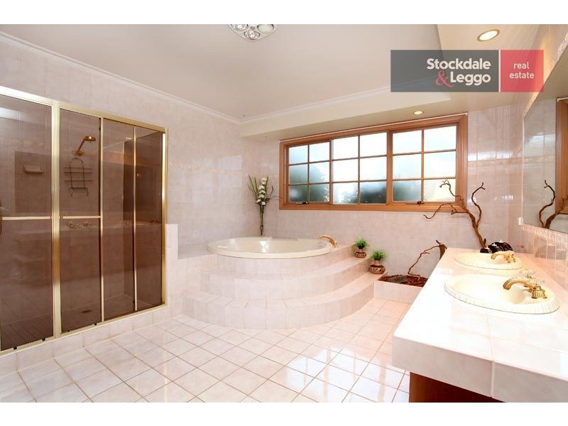 8 Galashiels Terrace, Greenvale VIC 3059