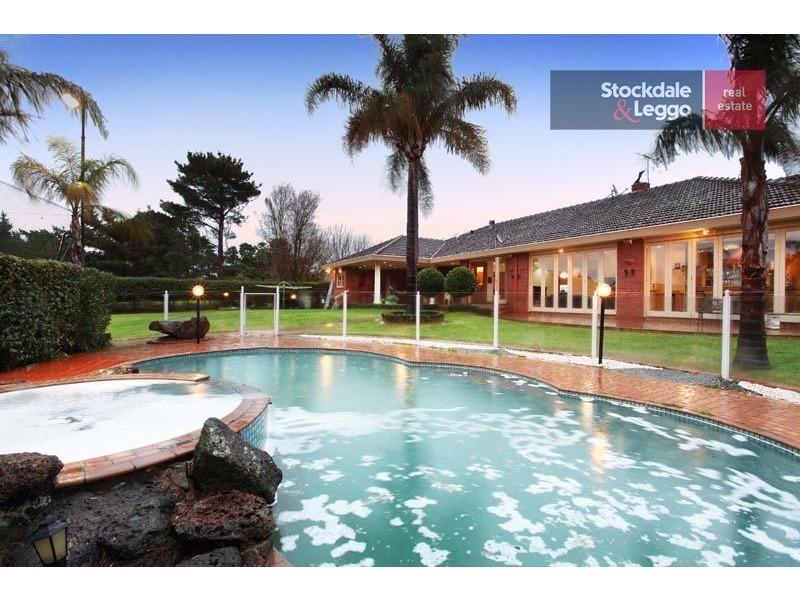 8 Galashiels Terrace, Greenvale VIC 3059