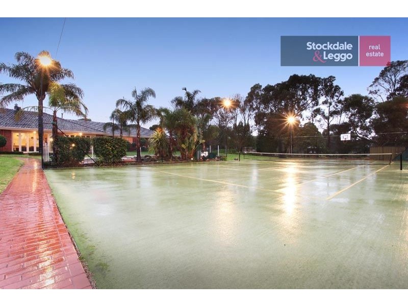 8 Galashiels Terrace, Greenvale VIC 3059