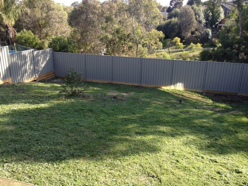 2/194 Erinbank Crescent, Westmeadows VIC 3049