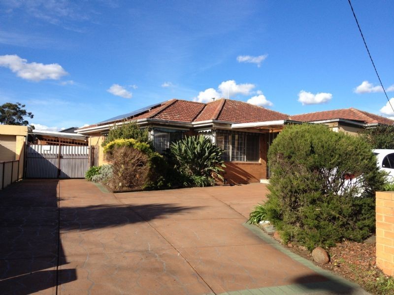 218 Mickleham Rd, Gladstone Park VIC 3043