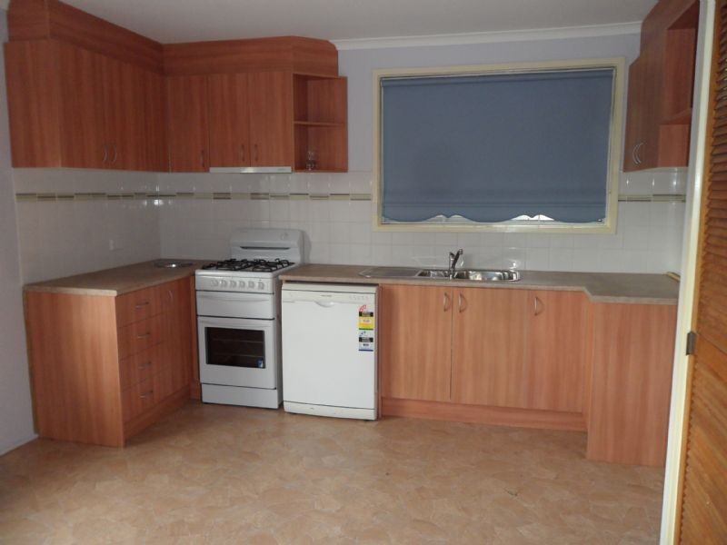 218 Mickleham Rd, Gladstone Park VIC 3043