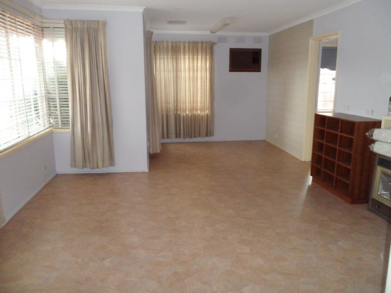 218 Mickleham Rd, Gladstone Park VIC 3043