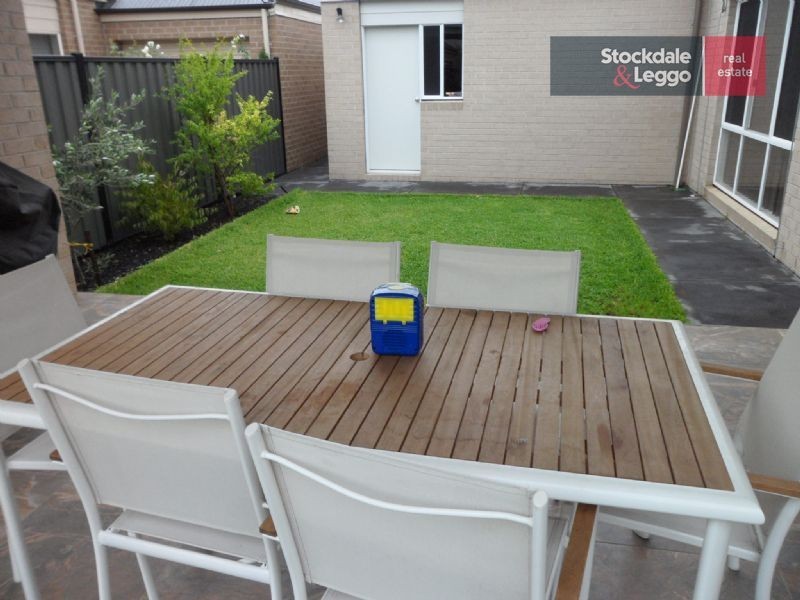 26 Dempster Drive, Craigieburn VIC 3064