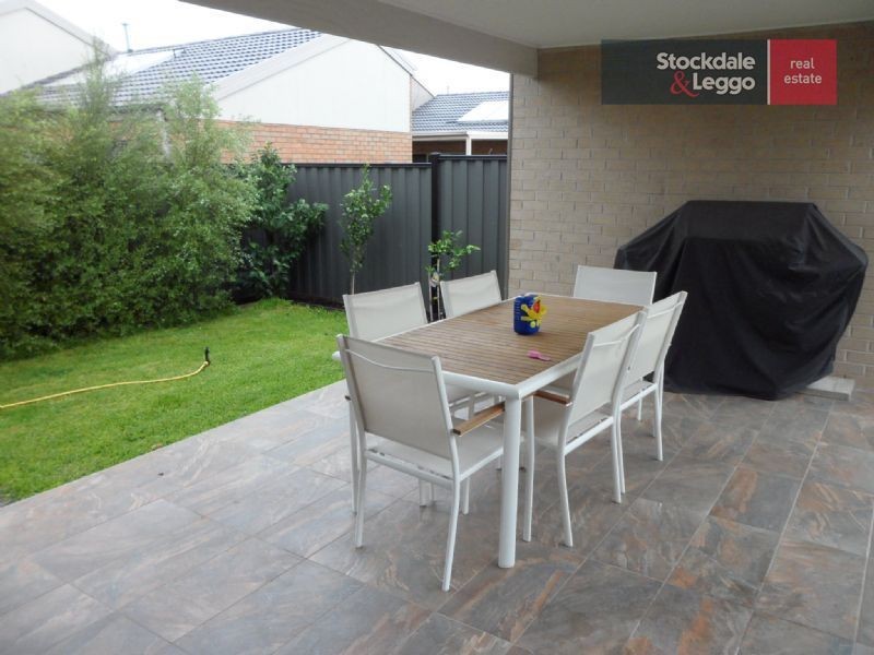 26 Dempster Drive, Craigieburn VIC 3064