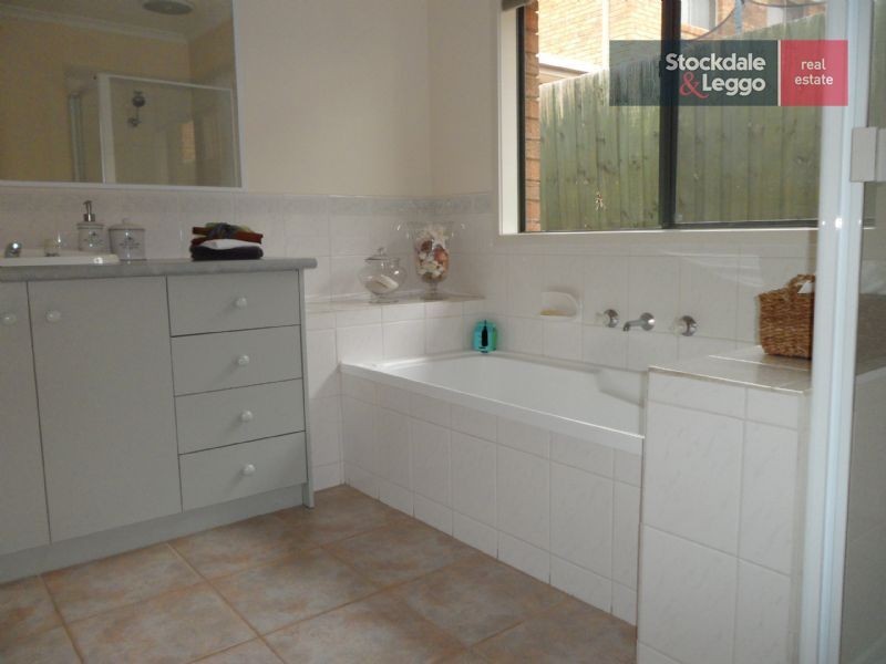 9 Inkeepers Way, Attwood VIC 3049