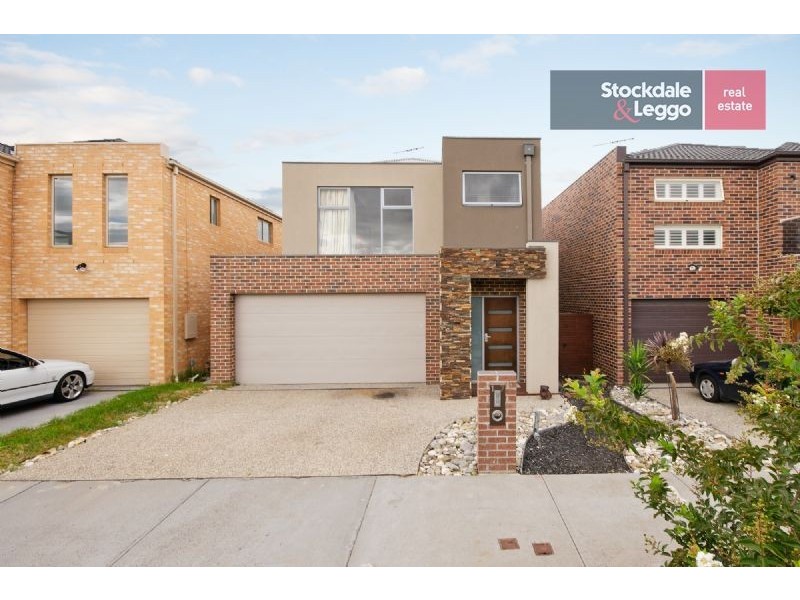 17 Dalwhinnie Crescent, Craigieburn VIC 3064
